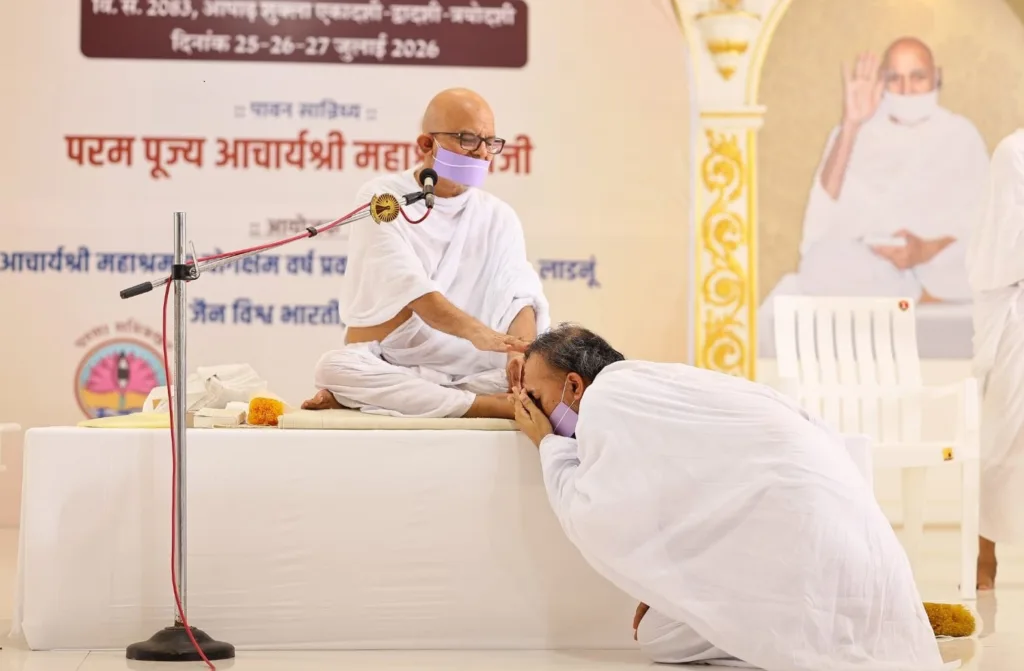 Acharya Mahashraman honours Mahavir Kumar after Terapanth New Yuvacharya announcement