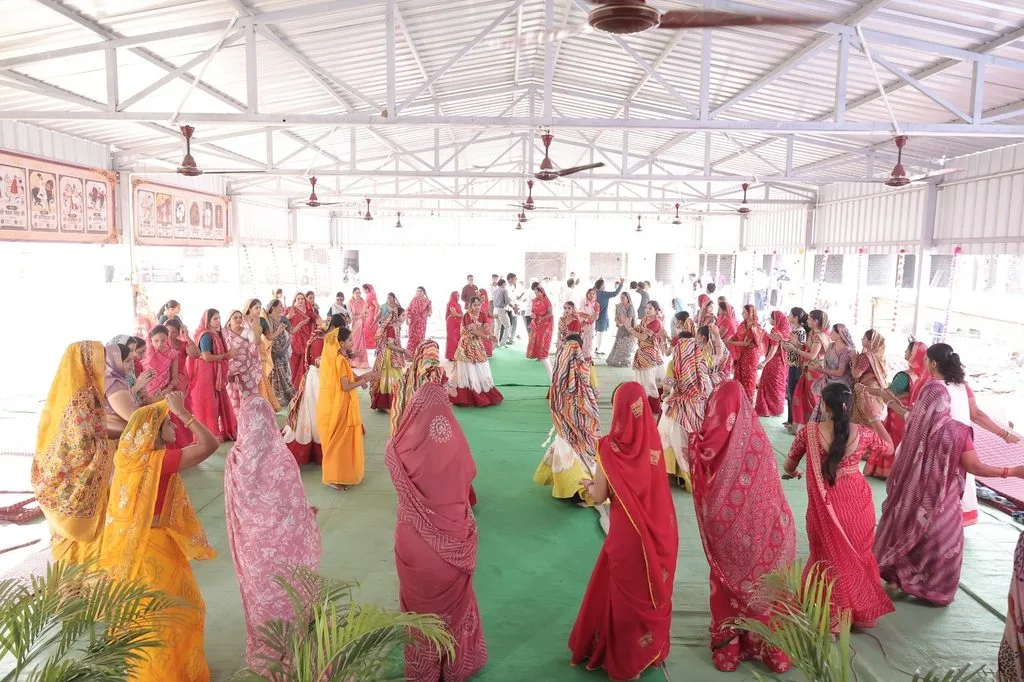 Women of the Sirvi community performing a Rajasthani Garba dance.